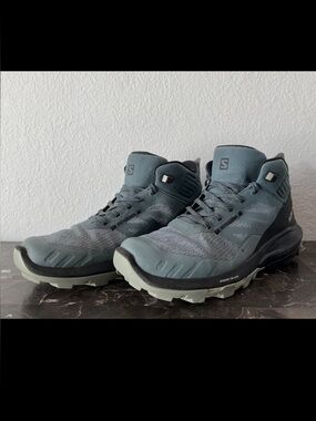 SALOMON Outpulse Mid GTX Hiking GORE-TEX Shoes